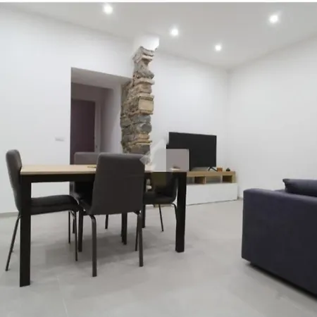 Elmi House