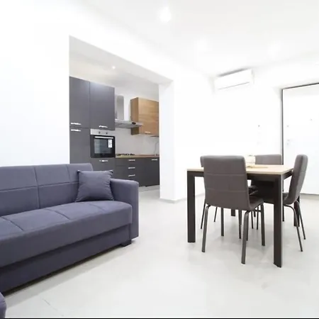 Apartment Elmi House *